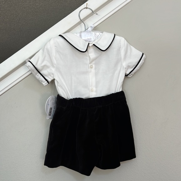 Edgehill Collection Baby Boys 3-24 Months Short Sleeve Smocked Shirt & Short Set - Picture 5 of 9